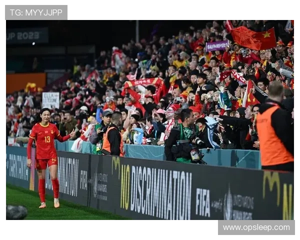 中国足球队备战世界杯预选赛全力冲刺 重点提升防守能力与进攻配合