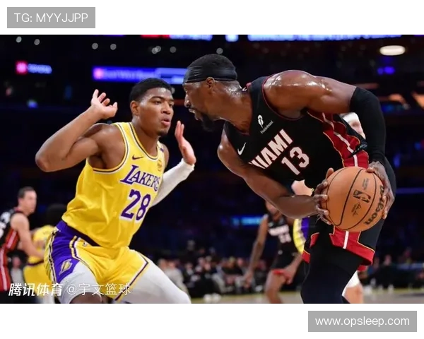湖人主场惊险逆转勇士 詹姆斯三双助球队重回西部前六排名