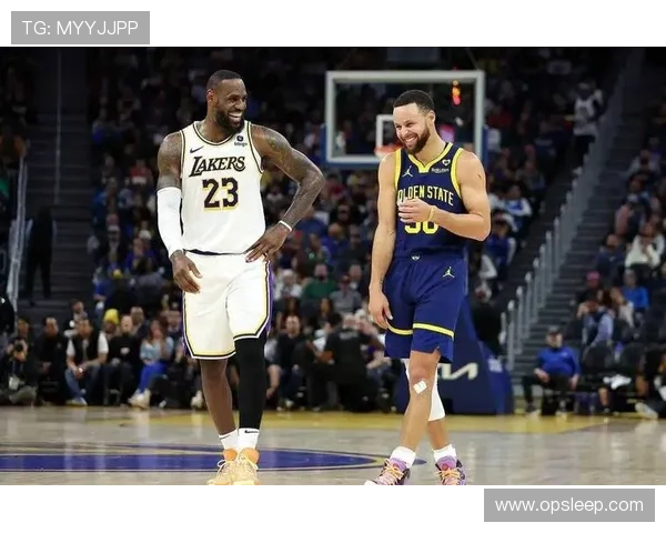 詹姆斯率湖人险胜勇士 库里空砍45分再创得分纪录