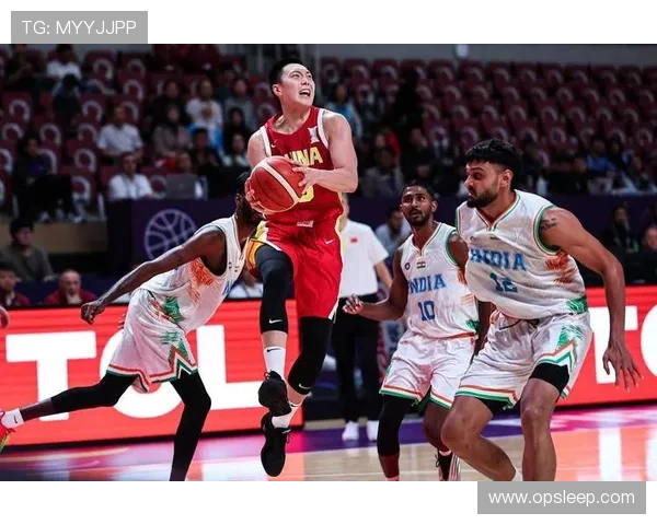 中国男篮成功逆袭韩国队 以微弱优势晋级亚洲杯四强 展现强大韧性与团队协作