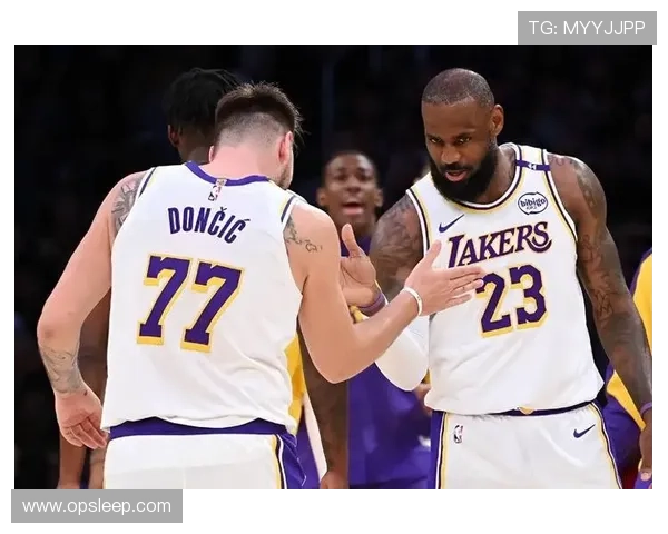 詹姆斯复出领衔湖人迎战勇士 汤普森状态回暖引关注